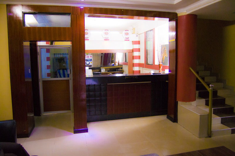 Royal City Dubai Complex Кисуму Экстерьер фото